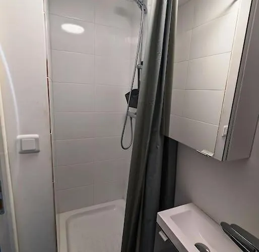 Calme - Proche Zenith Апартаменты